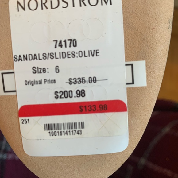 Olive Sandals size 6 - Picture 9 of 10